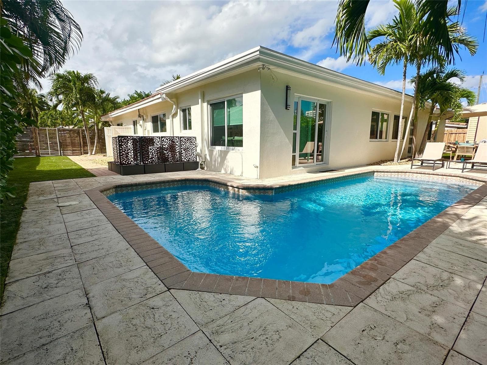 1820 Bel Air Avenue, Pompano Beach FL 33062 photo 4