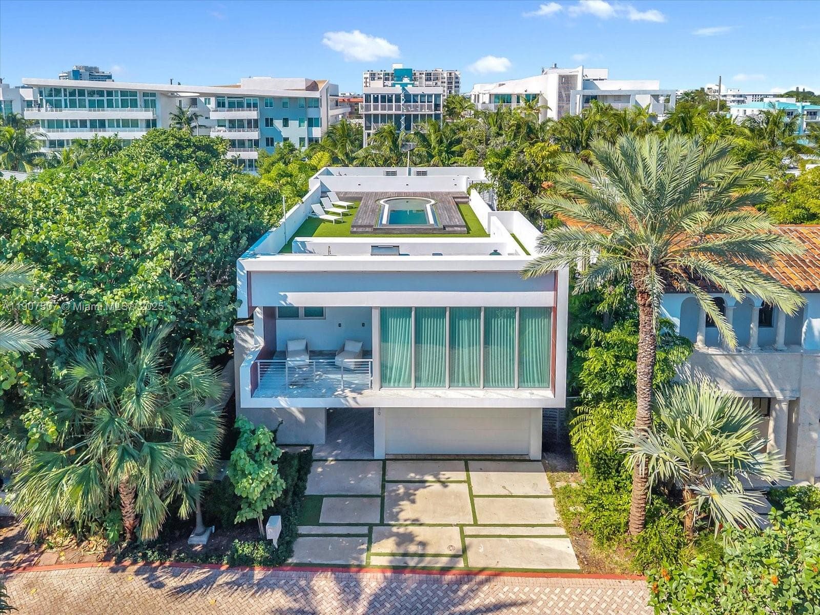 7830 Atlantic Way, Miami Beach FL 33141 photo 2