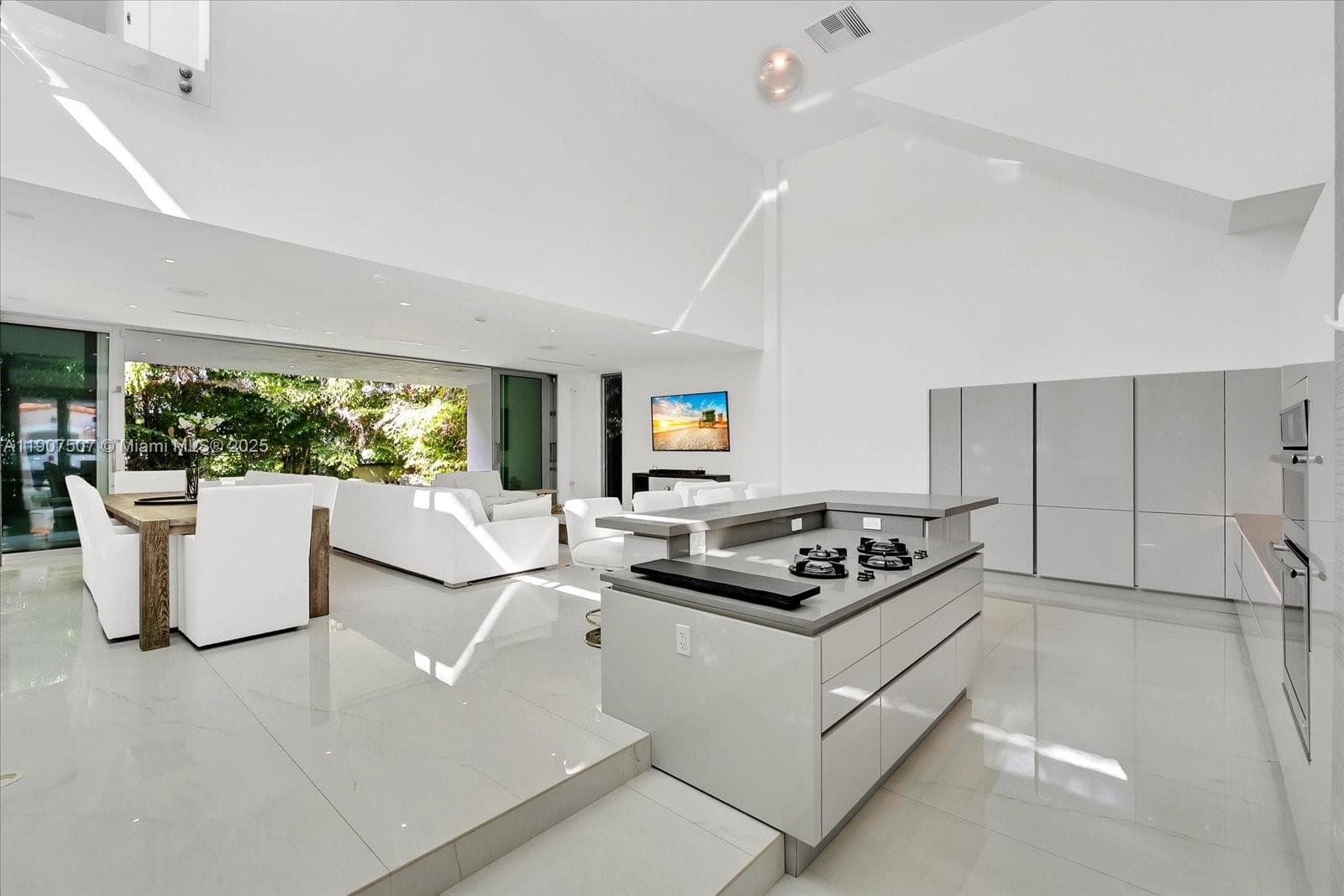 7830 Atlantic Way, Miami Beach FL 33141 photo 5