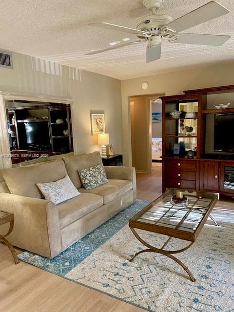 442 Pine Glen Ln # 2, Green Acres FL 33463 photo 3