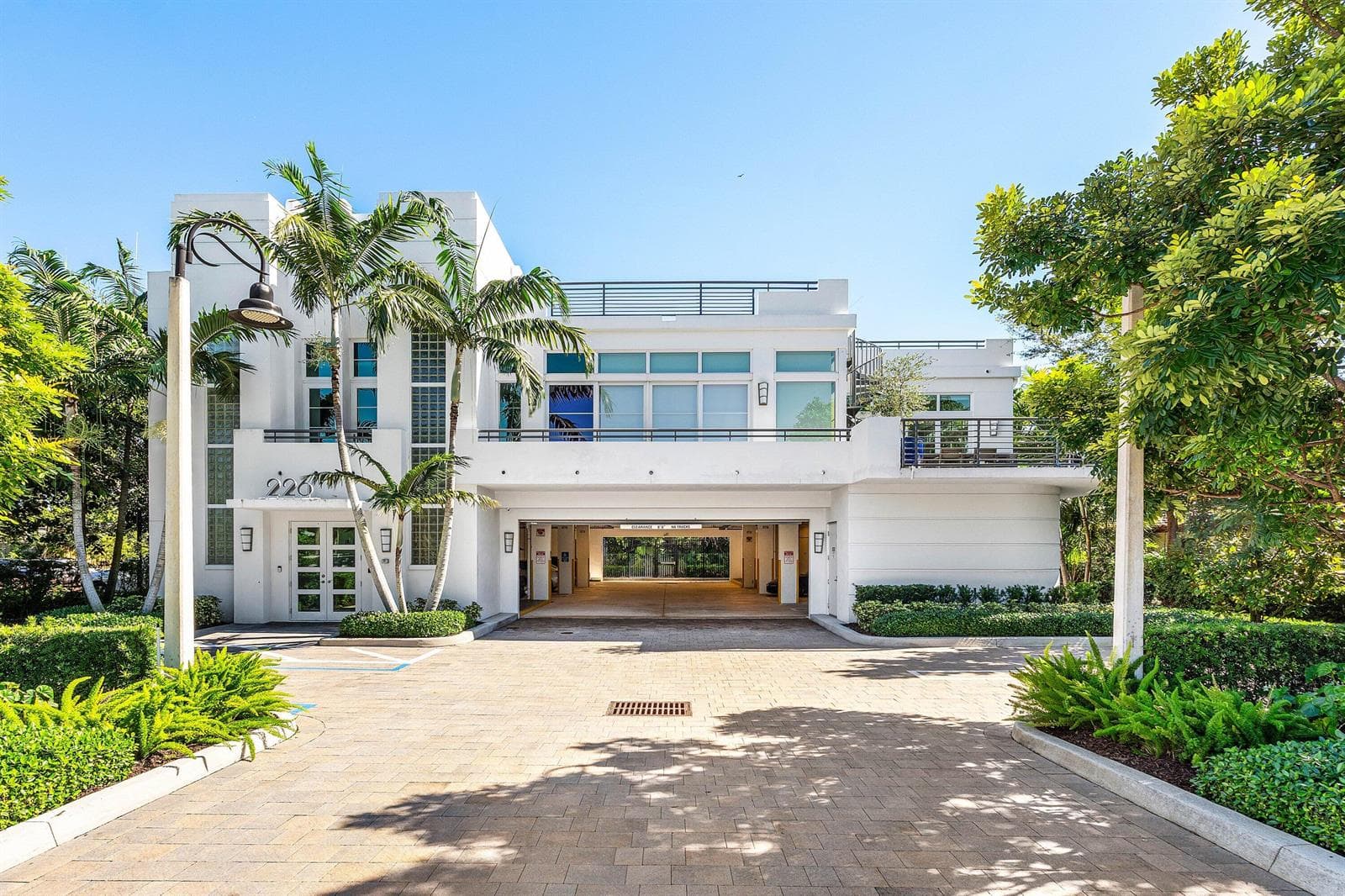 226 Palm Court, Delray Beach FL 33444 photo 2