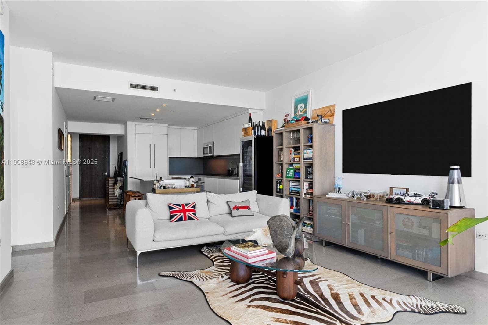 68 SE 6th St # 2505, Miami FL 33131 photo 5