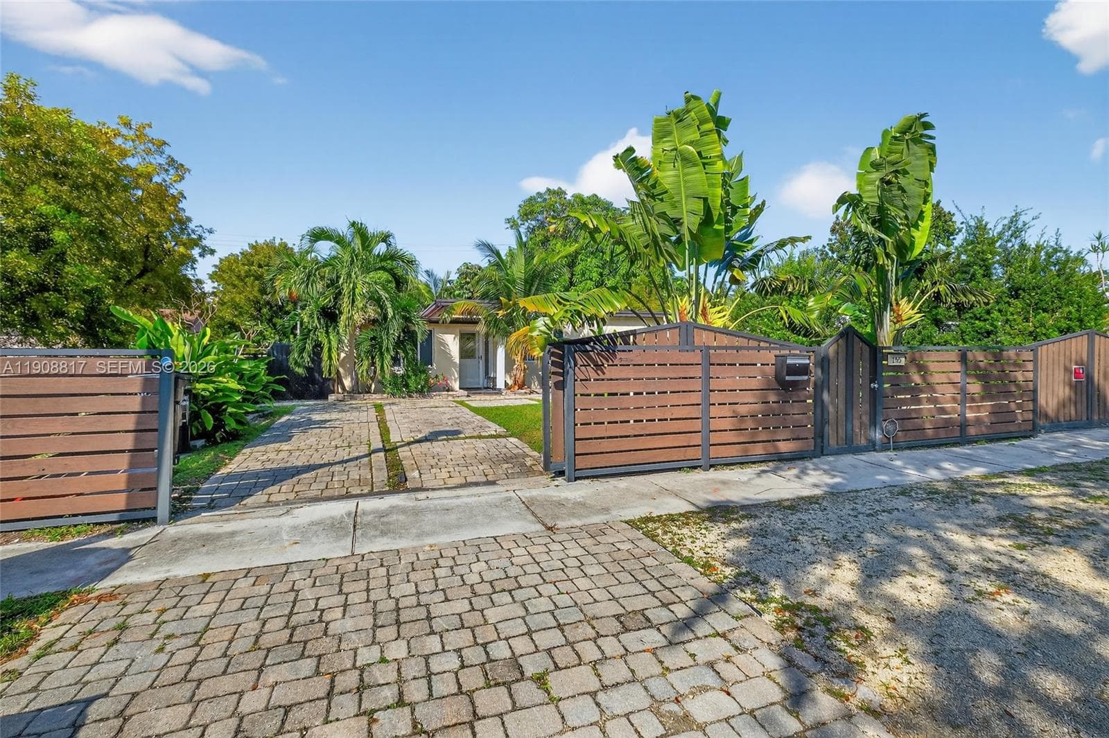 155 NW 124th St, North Miami FL 33168 photo 2
