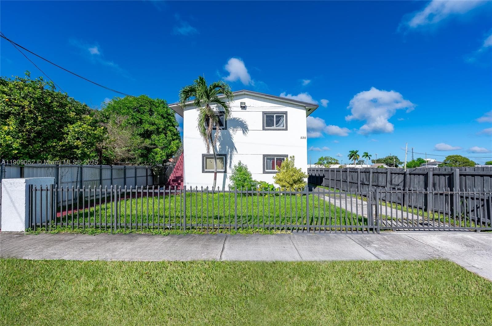 520 SW Krome Ter, Homestead FL 33030
