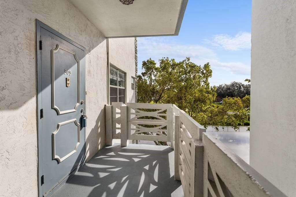 4090 NW 42nd Avenue # 309, Lauderdale Lakes FL 33319 photo 3