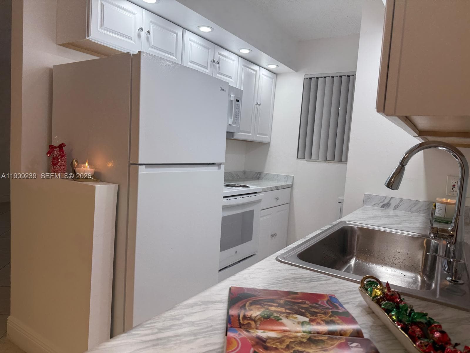 523 Trace Cir # 105, Deerfield Beach FL 33441 photo 4