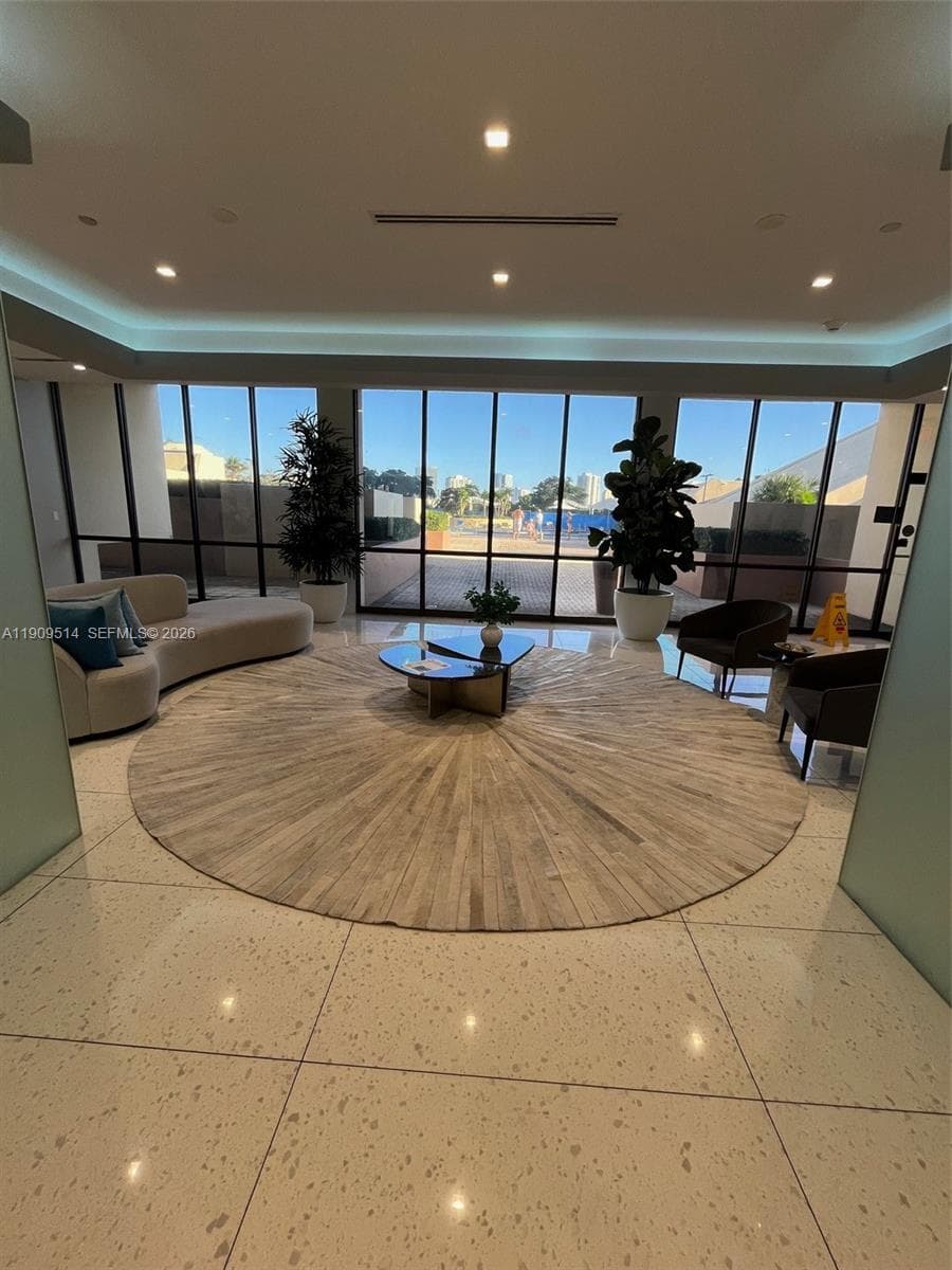 20301 W Country Club Dr # 625, Aventura FL 33180 photo 3