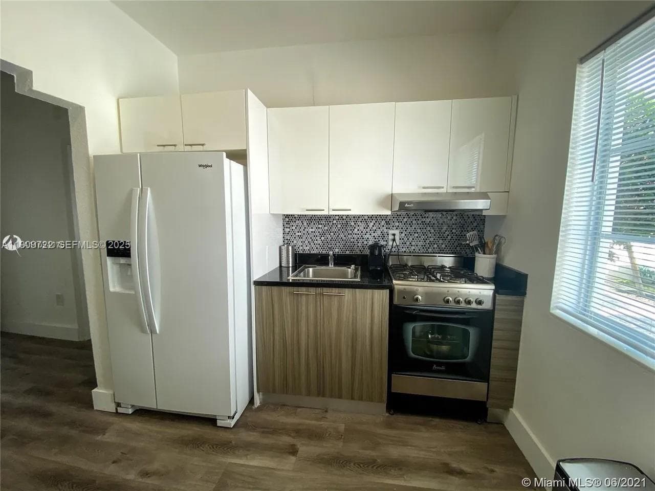 8415 Harding Ave # 5, Miami Beach FL 33141 photo 4