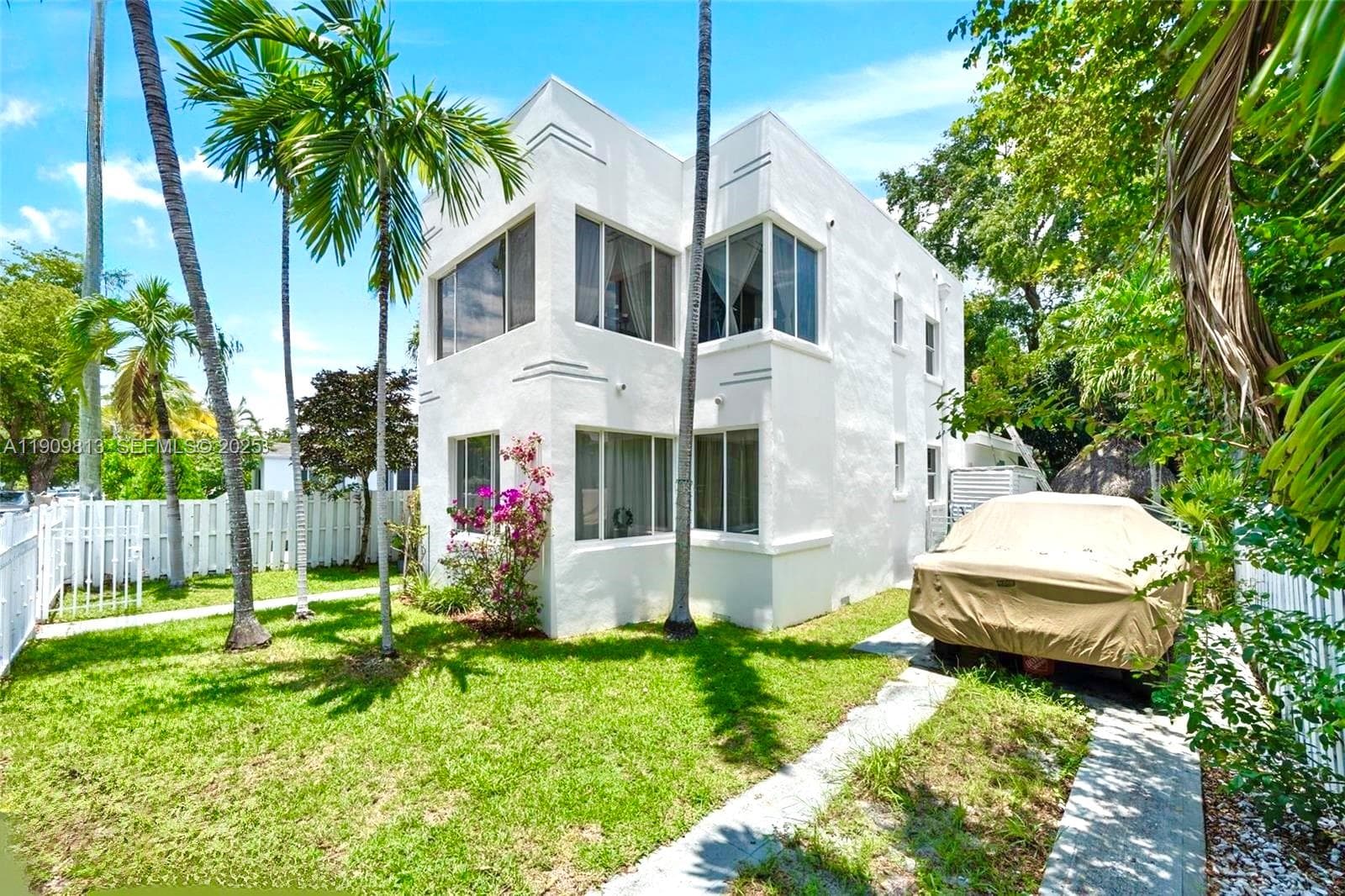 555 NE 70th St, Miami FL 33138 photo 2