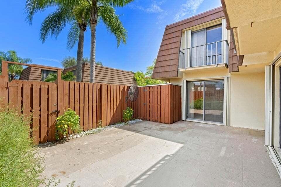 3960 August Drive, Lake Worth FL 33461 photo 2