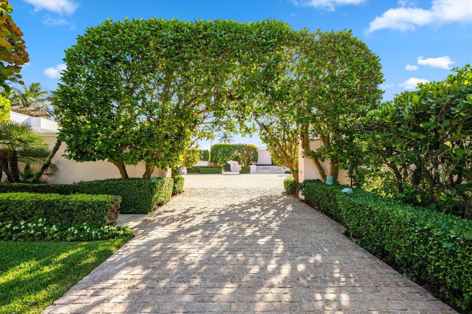 911 N Ocean Boulevard, Palm Beach FL 33480 photo 3