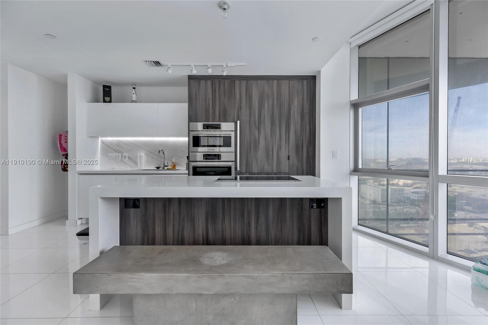 851 NE 1st Ave # 1202, Miami FL 33132 photo 3