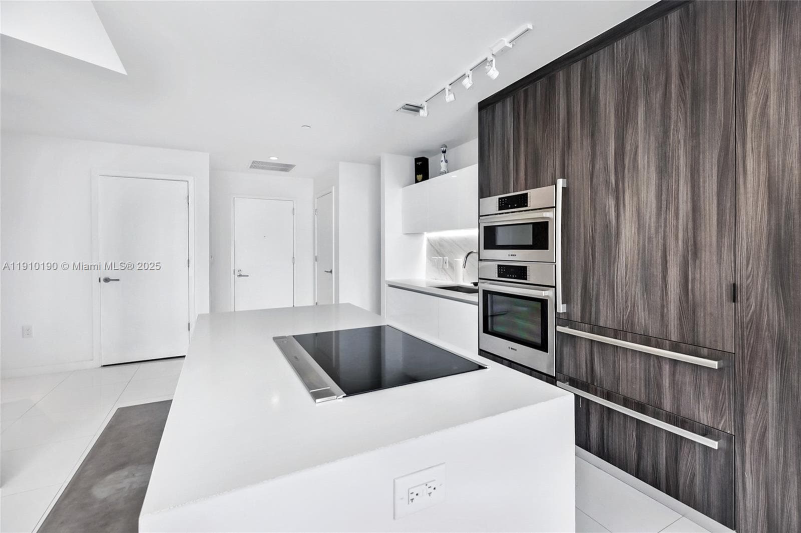 851 NE 1st Ave # 1202, Miami FL 33132 photo 4