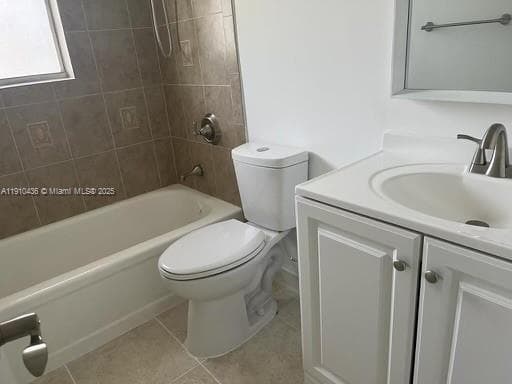 540 SE 2nd Ave # J3, Deerfield Beach FL 33441 photo 2