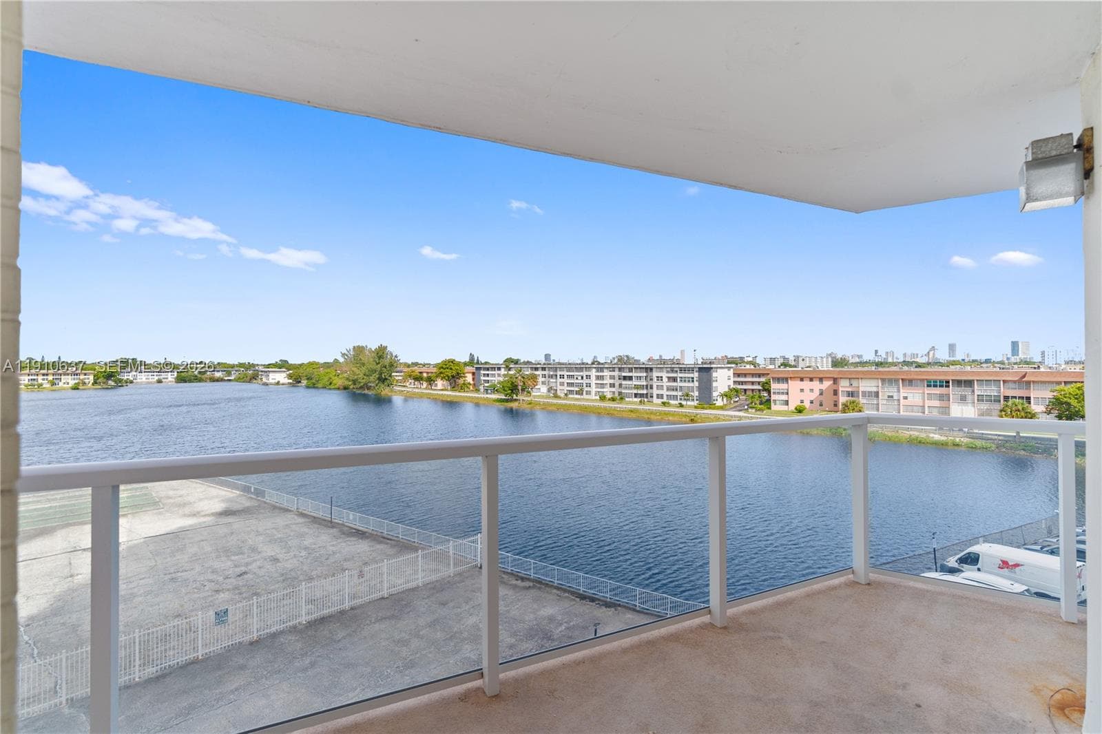 1351 NE Miami Gardens Dr # 406E, Miami FL 33179 photo 2