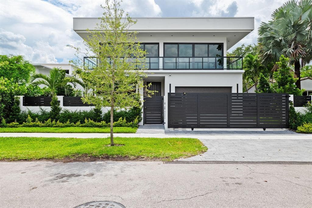 607 NE 17th Avenue, Fort Lauderdale FL 33304 photo 2