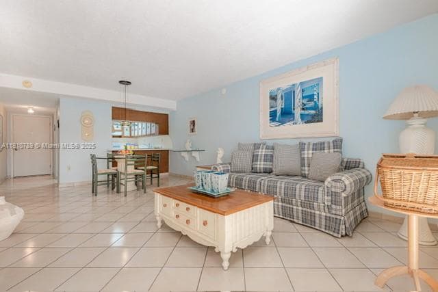 1890 W 56th St # 1423, Hialeah FL 33012 photo 2