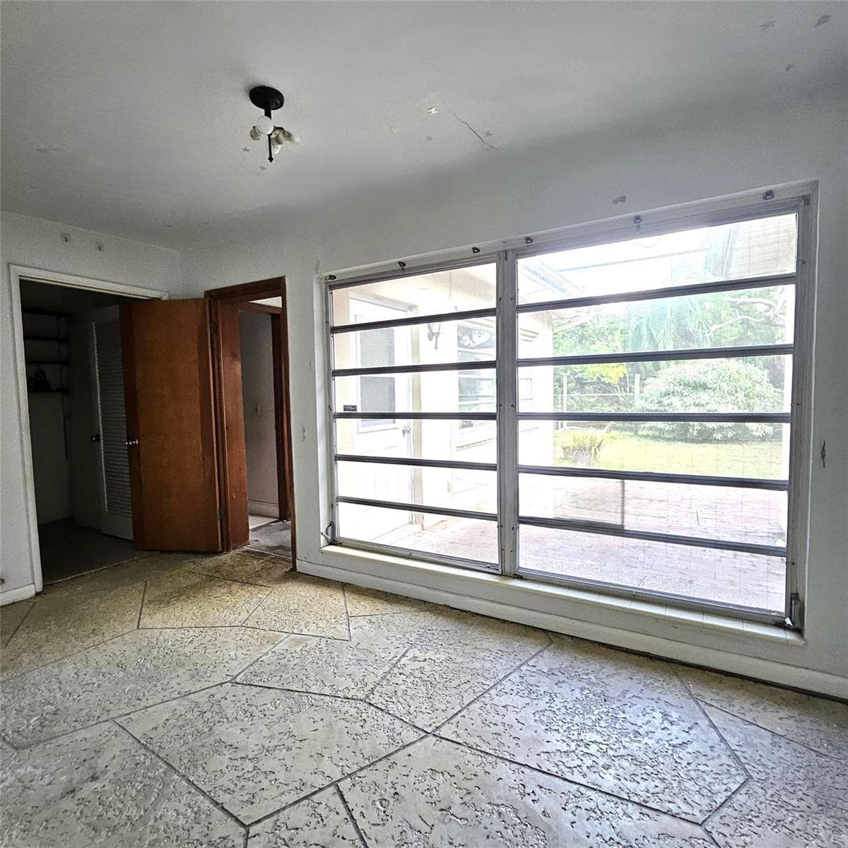 370 NW 65th Avenue, Plantation FL 33317 photo 4