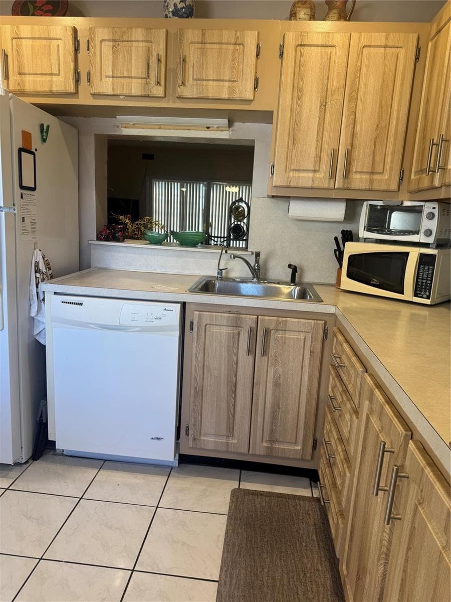3940 NW 42 Avenue # 315, Lauderdale Lakes FL 33319 photo 3