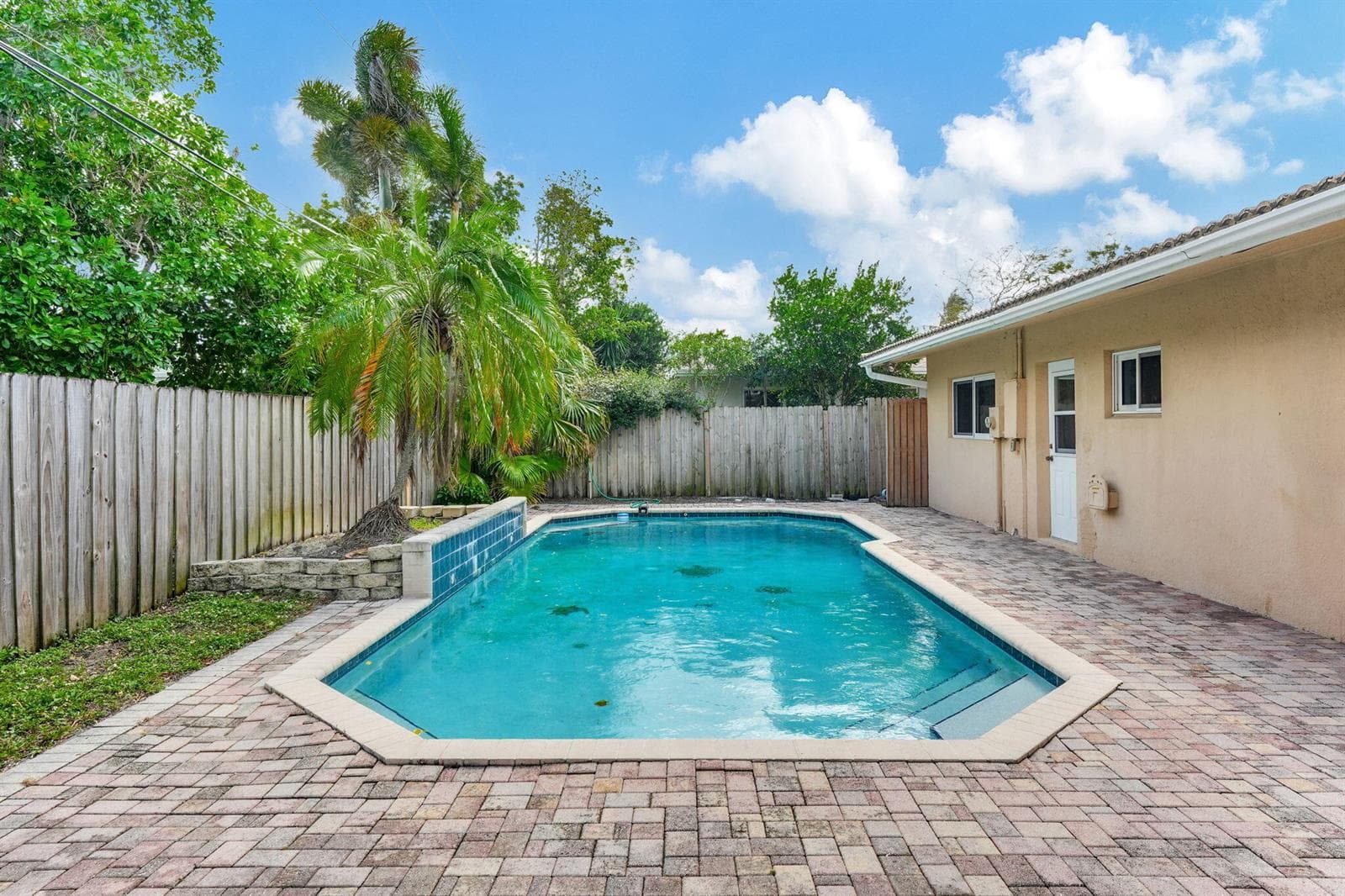 1300 NE 26th Avenue NE, Pompano Beach FL 33062 photo 2