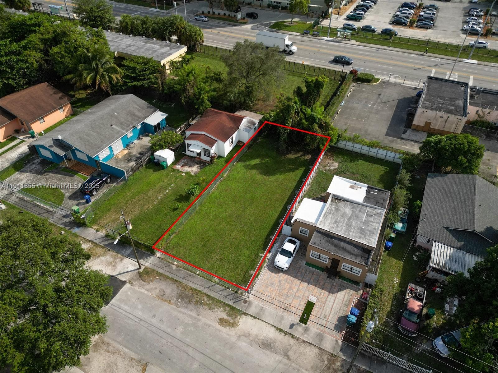 2368 NW 55th St, Miami FL 33142 photo 4