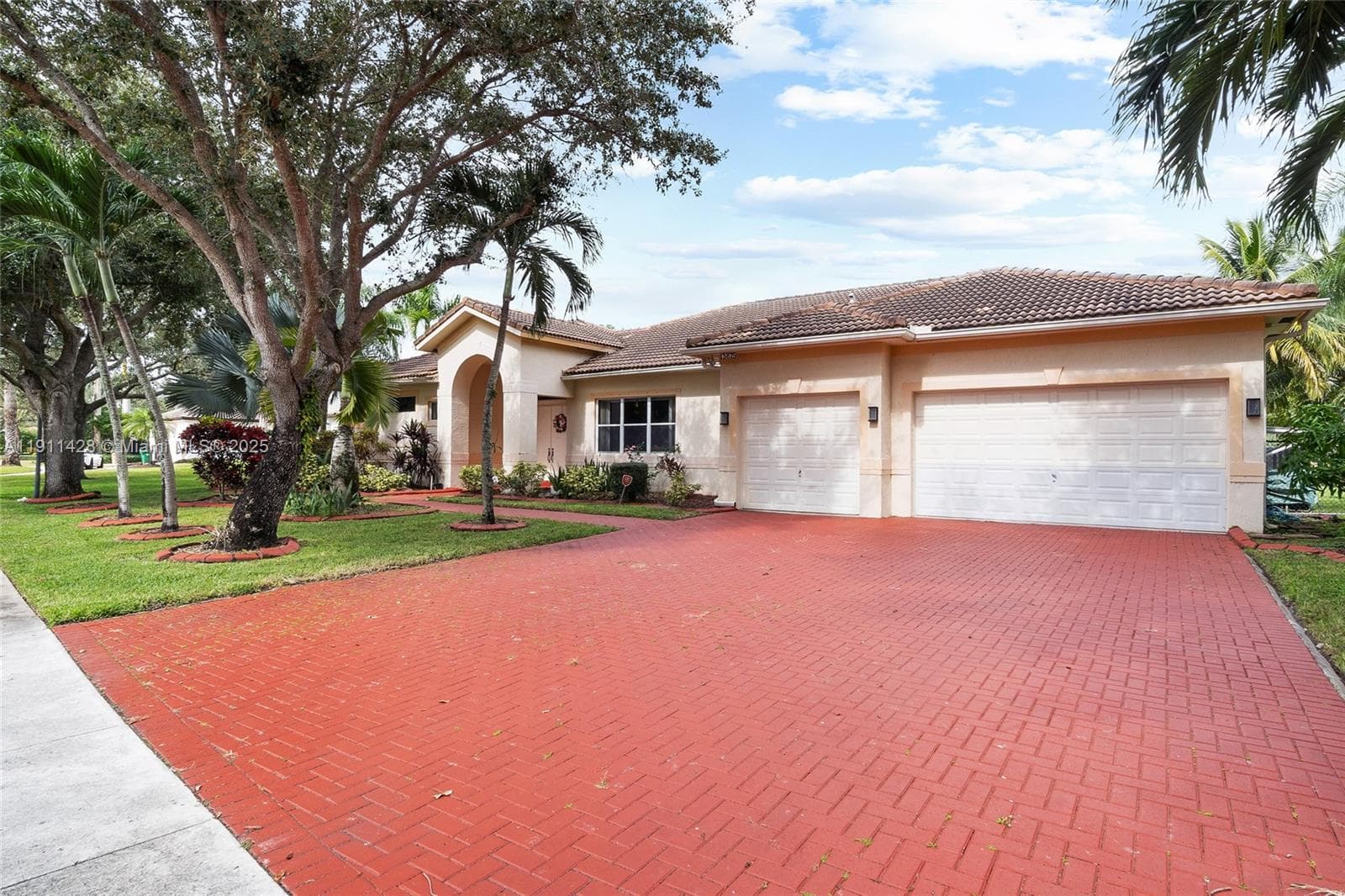 13875 SW 41st St, Davie FL 33330 photo 3