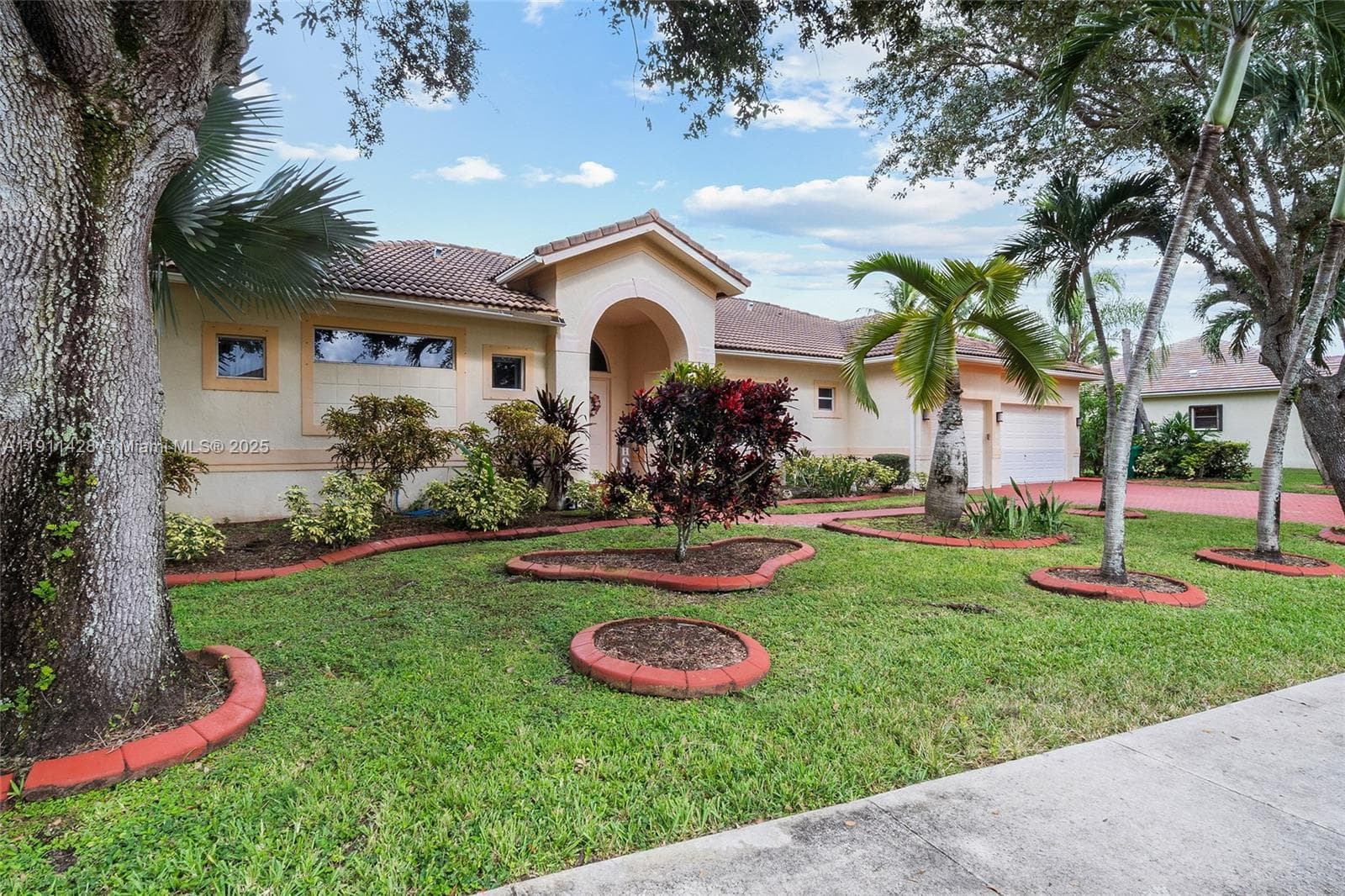 13875 SW 41st St, Davie FL 33330 photo 4