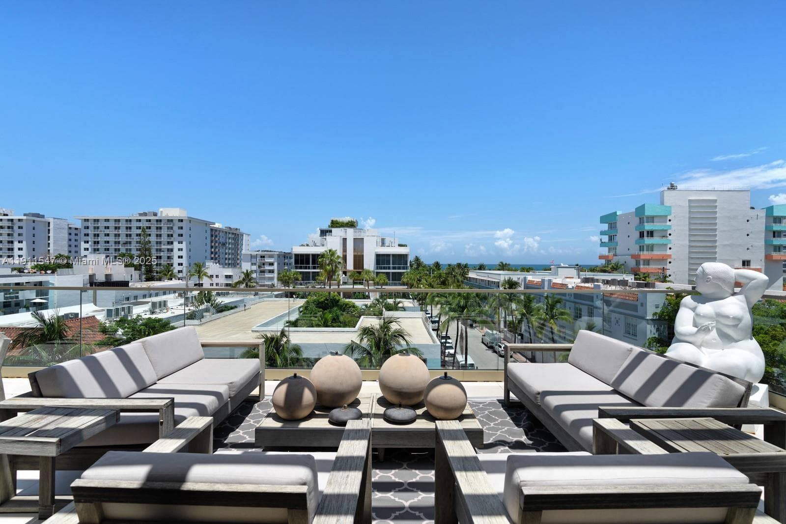 300 Collins Ave, Miami Beach FL 33139 photo 4