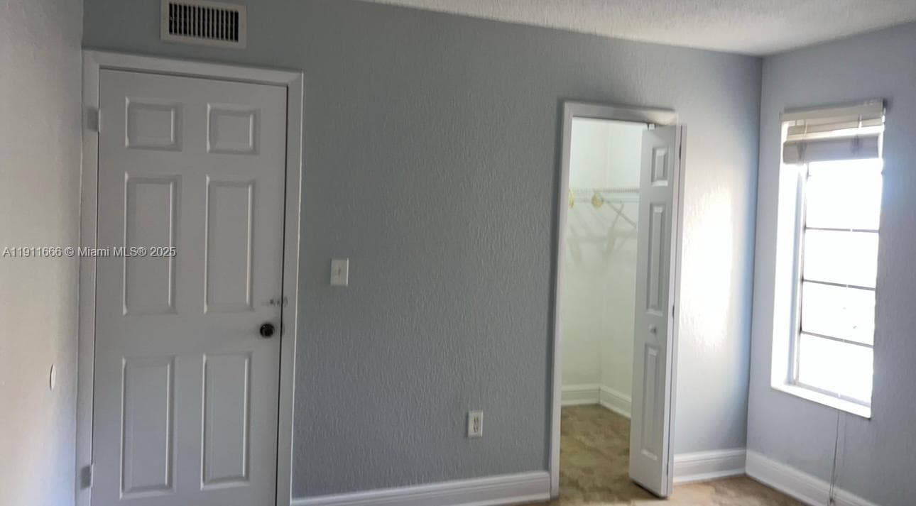 575 W 69th St # 208, Hialeah FL 33014
