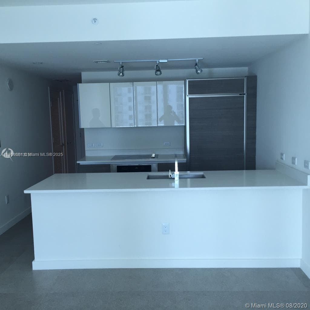 1100 S Miami Ave # 2911, Miami FL 33130 photo 2