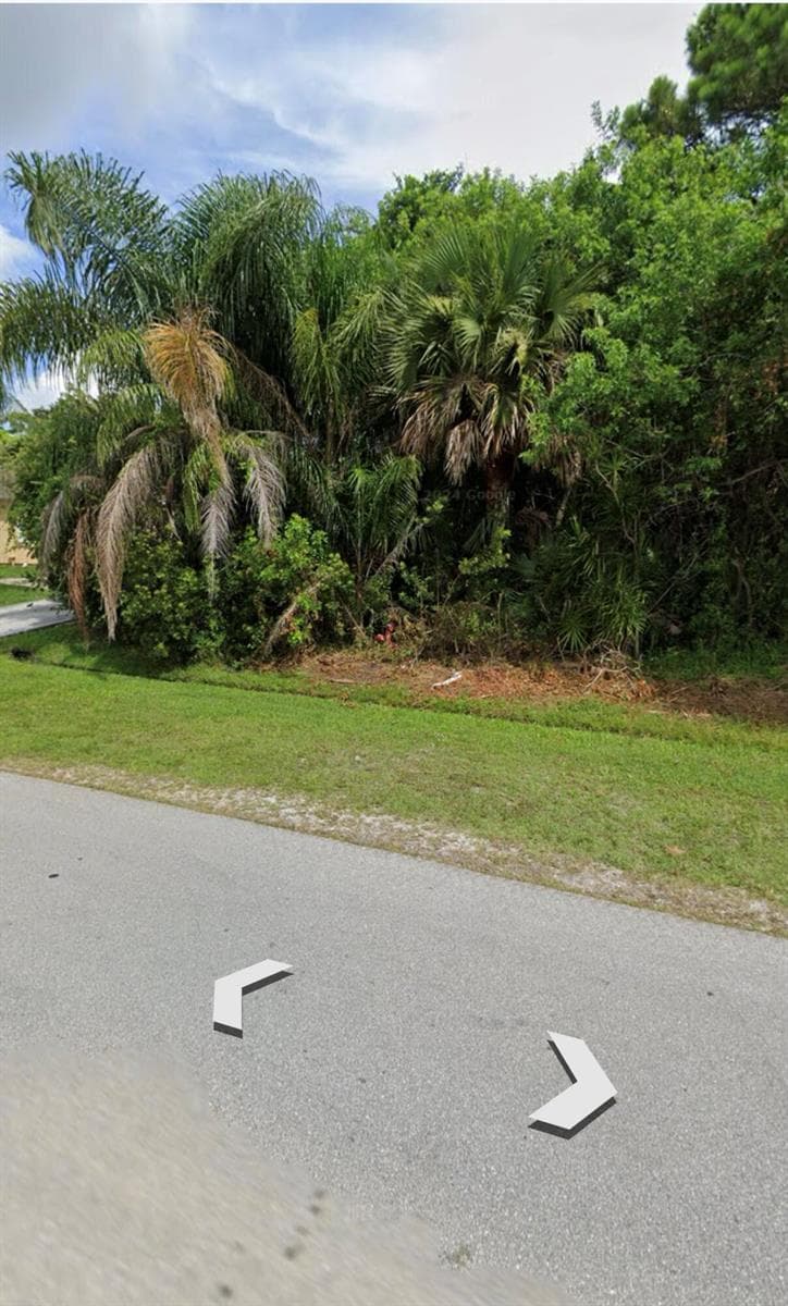 1843 SE Buttonwood Drive, Port St. Lucie FL 34952 photo 5
