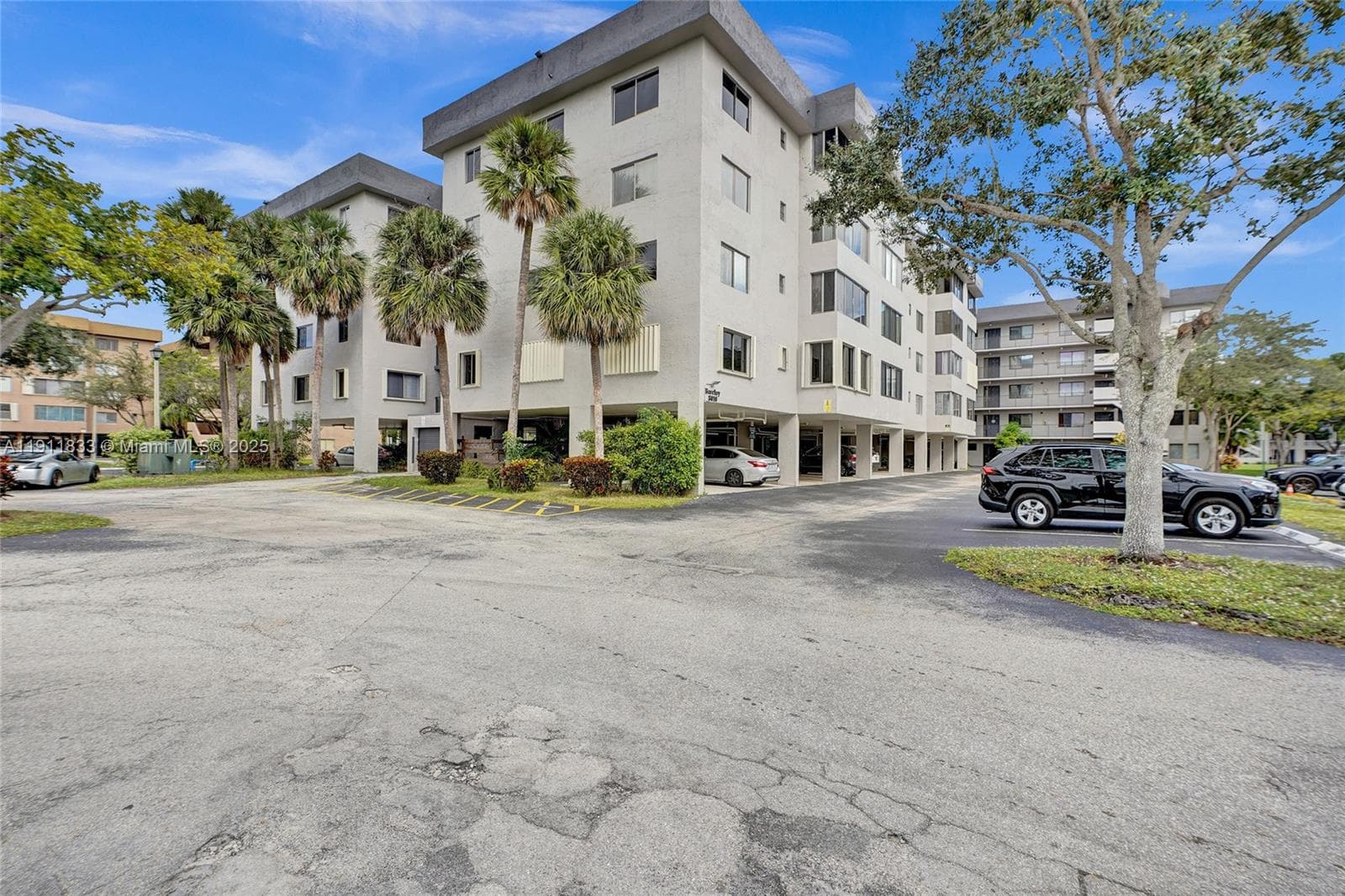 8010 Hampton Blvd # 211, North Lauderdale FL 33068 photo 2