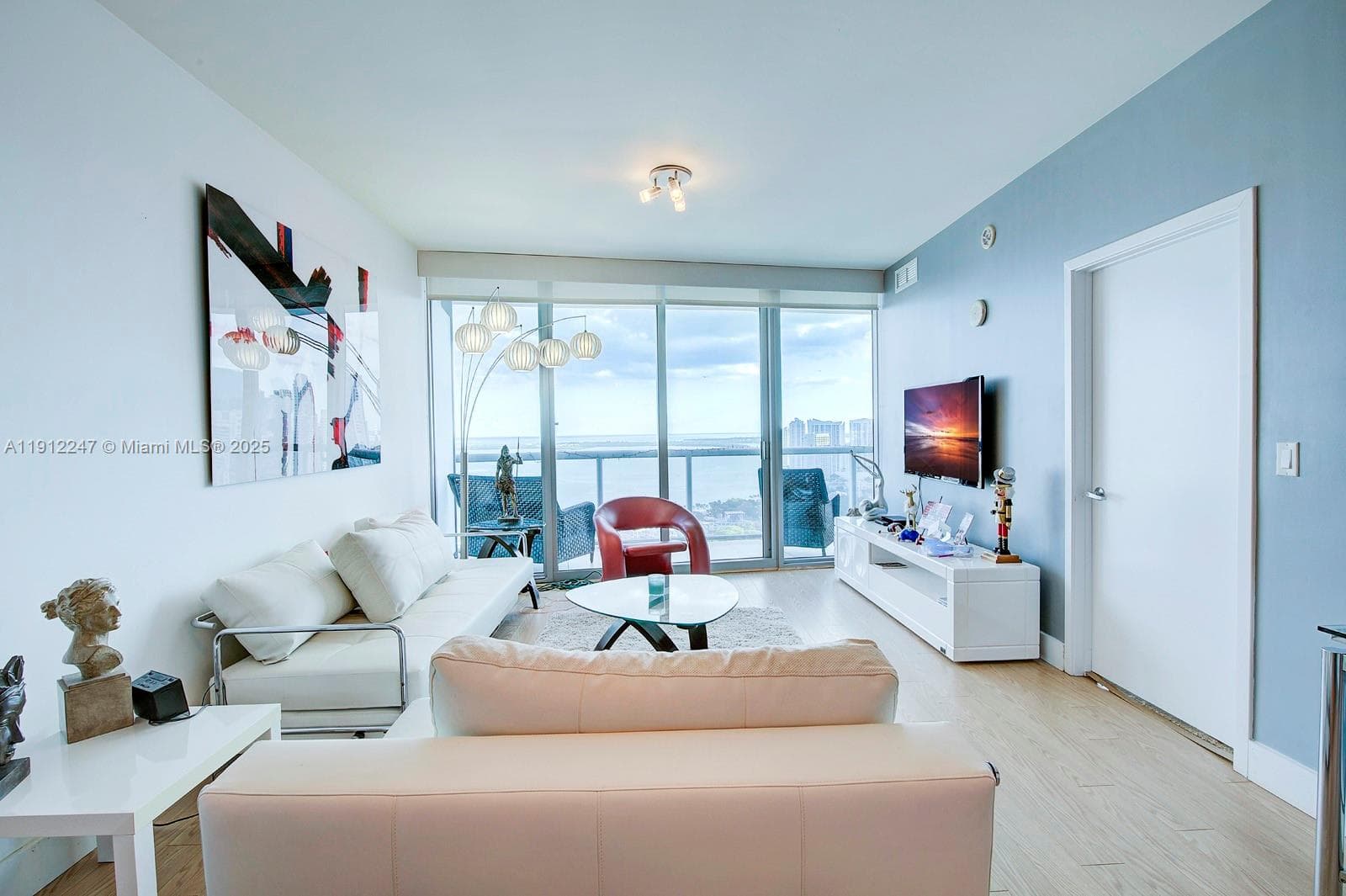 888 Biscayne Blvd # 4007, Miami FL 33132 photo 3