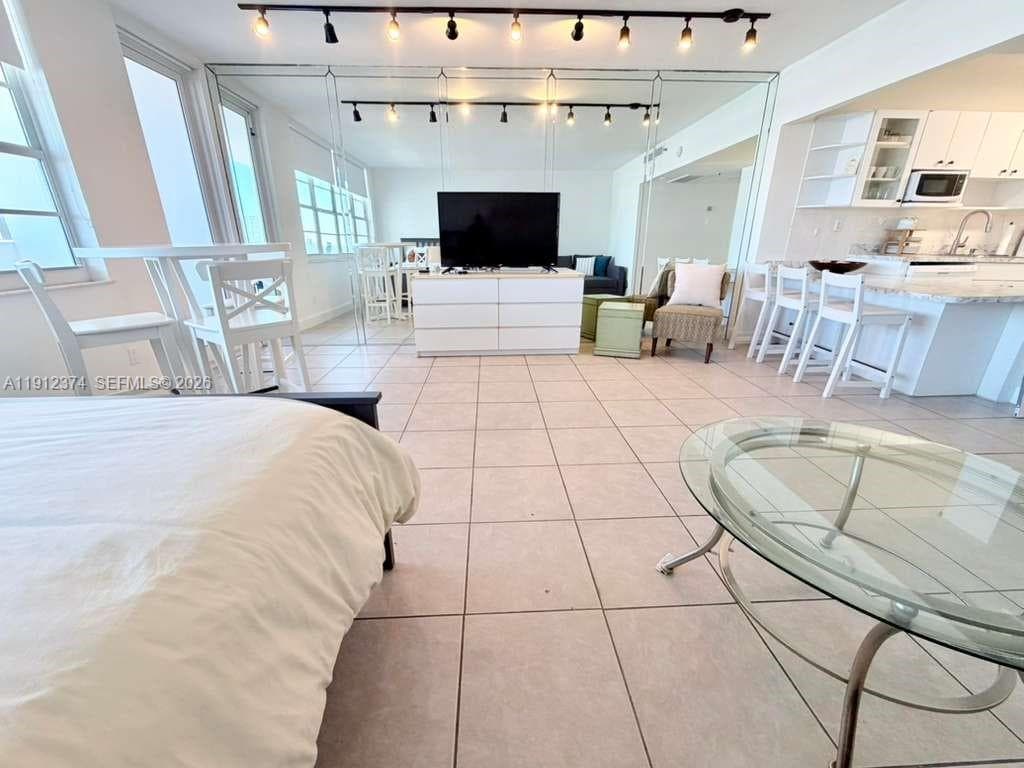 100 Lincoln Rd # 1220, Miami Beach FL 33139 photo 3