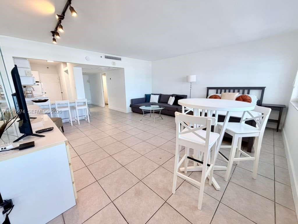 100 Lincoln Rd # 1220, Miami Beach FL 33139 photo 4