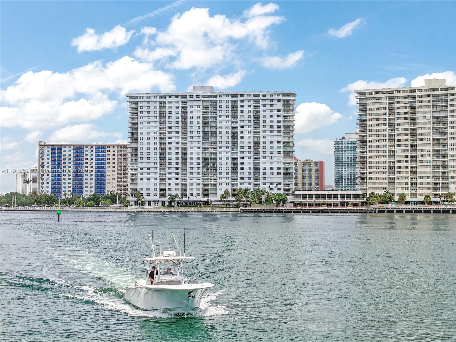 500 Bayview Dr # 117, Sunny Isles Beach FL 33160