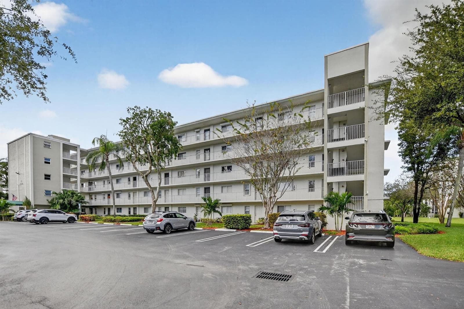 2236 N Cypress Bend Drive # 508, Pompano Beach, FL 33069 photo 2
