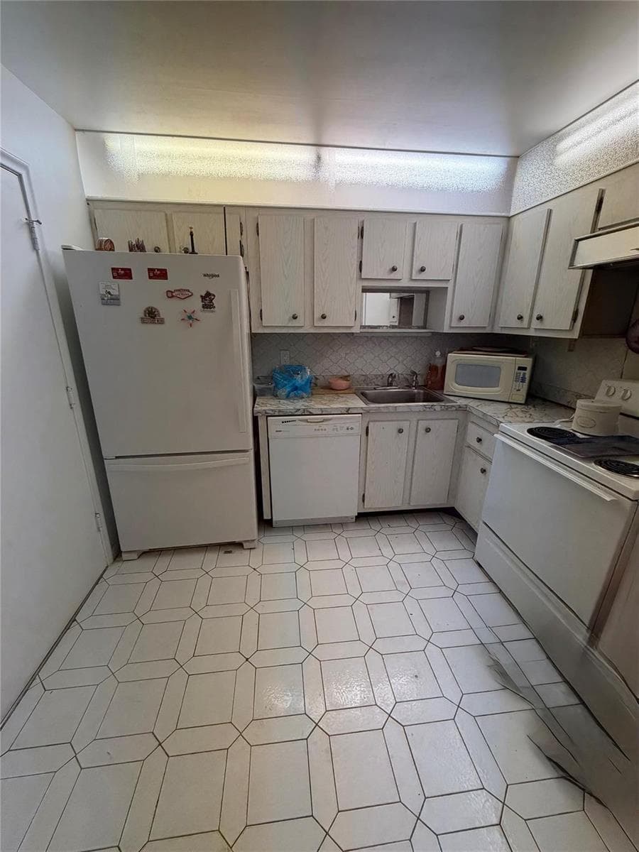 4851 NW 21st # 403, Lauderhill FL 33313 photo 3