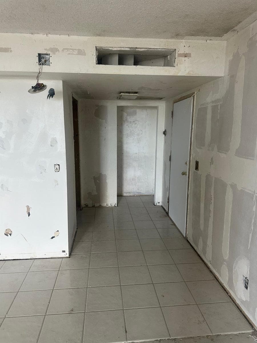 2425 Presidential Way # 1203, West Palm Beach FL 33401 photo 3