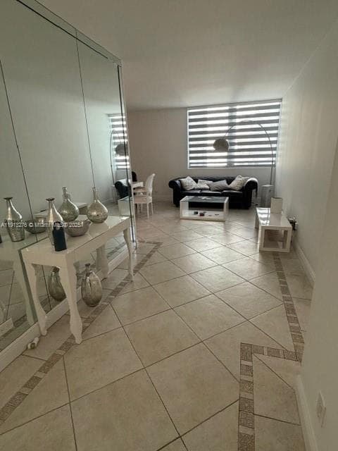 5055 Collins Ave # 9A, Miami Beach FL 33140