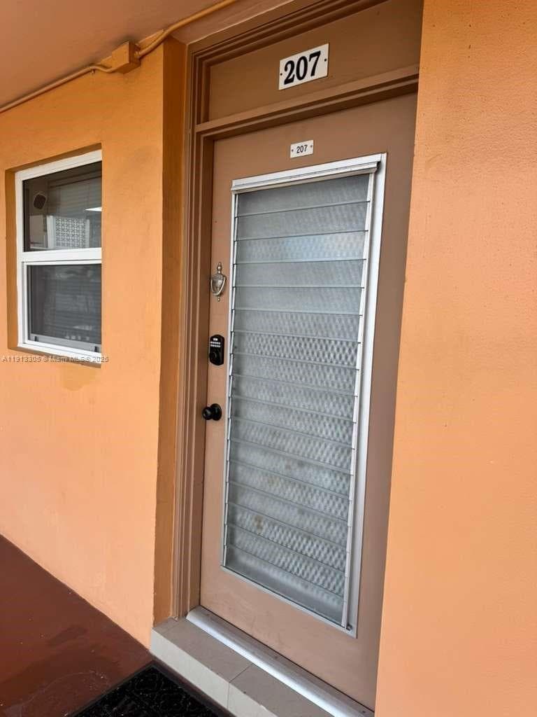 3001 NW 46th Ave # 207, Lauderdale Lakes FL 33313