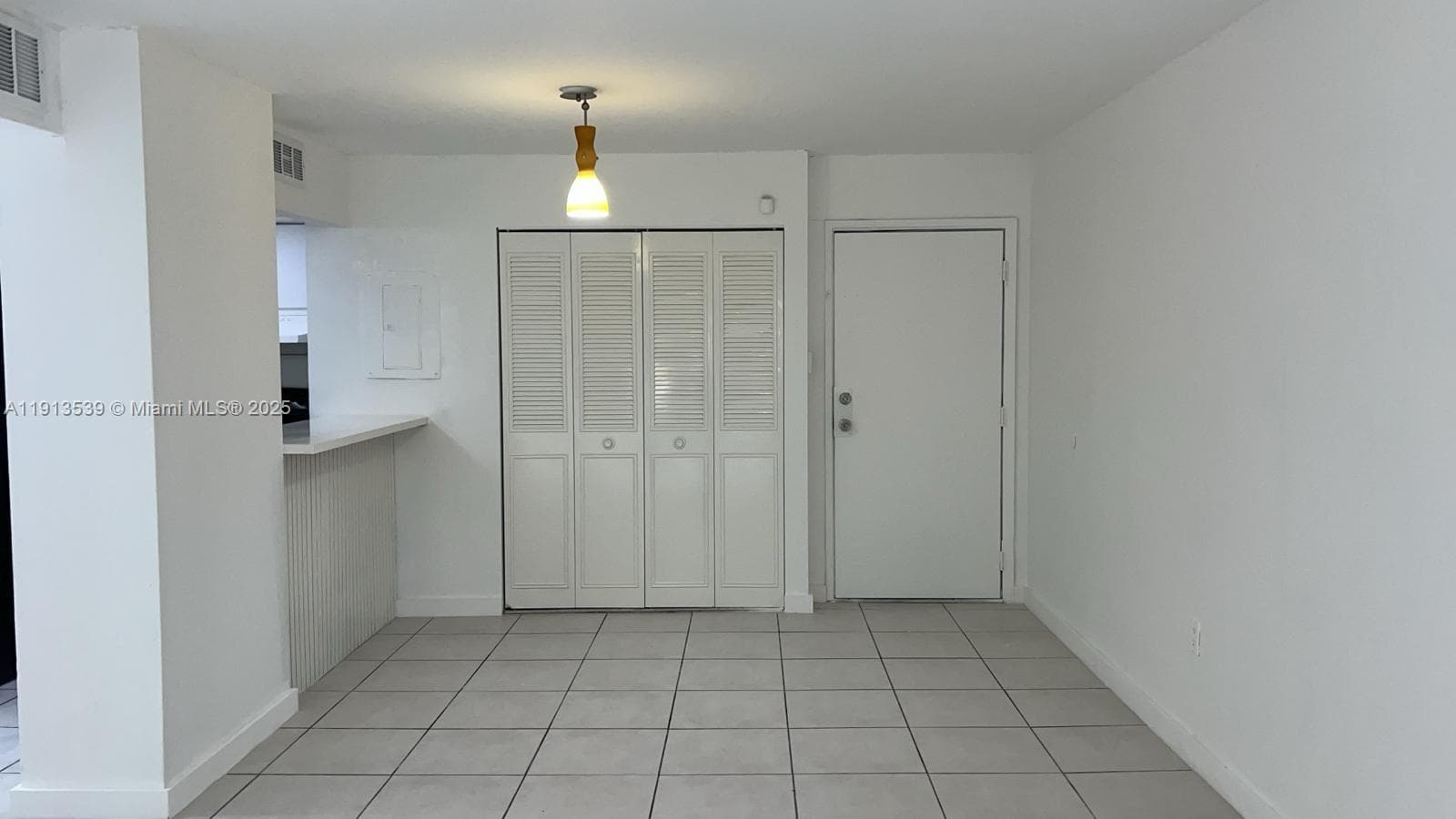8860 Fontainebleau Blvd # 403, Miami FL 33172 photo 2