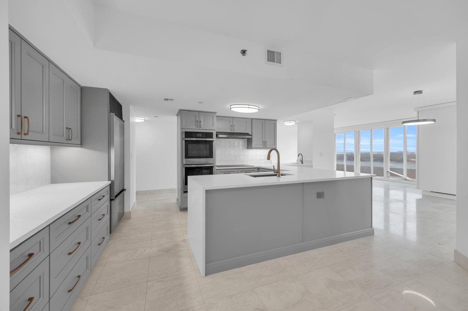 529 S Flagler Dr # 14h, West Palm Beach FL 33401 photo 4