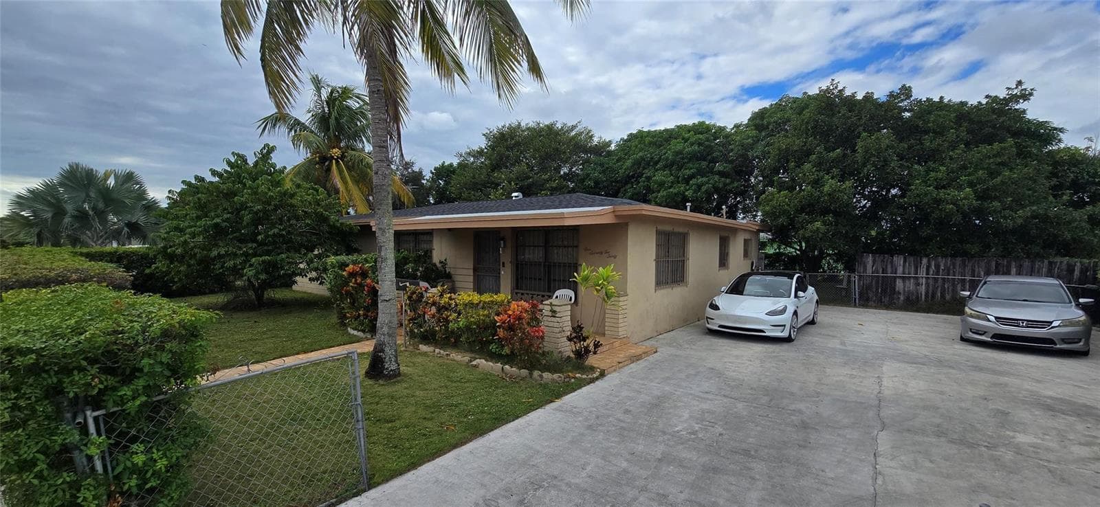 17230 NW 10th Court, Miami FL 33169 photo 3