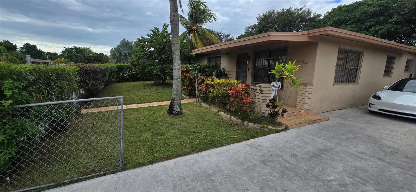 17230 NW 10th Court, Miami FL 33169 photo 4