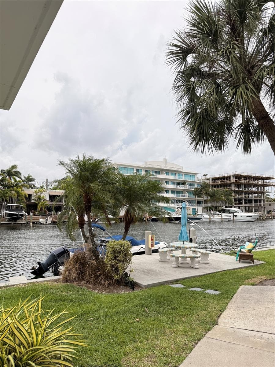 180 Isle Of Venice Dr # 100, Fort Lauderdale FL 33301