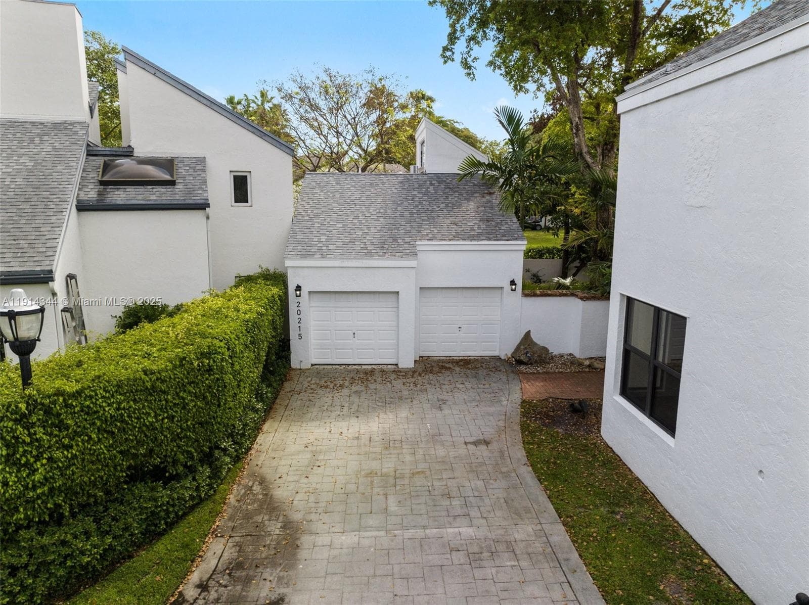 20215 W Oak Haven Cir, Miami FL 33179 photo 2
