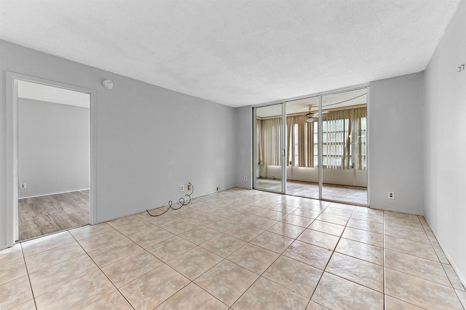 2650 NW 49th Avenue # 422, Lauderdale Lakes FL 33313 photo 3