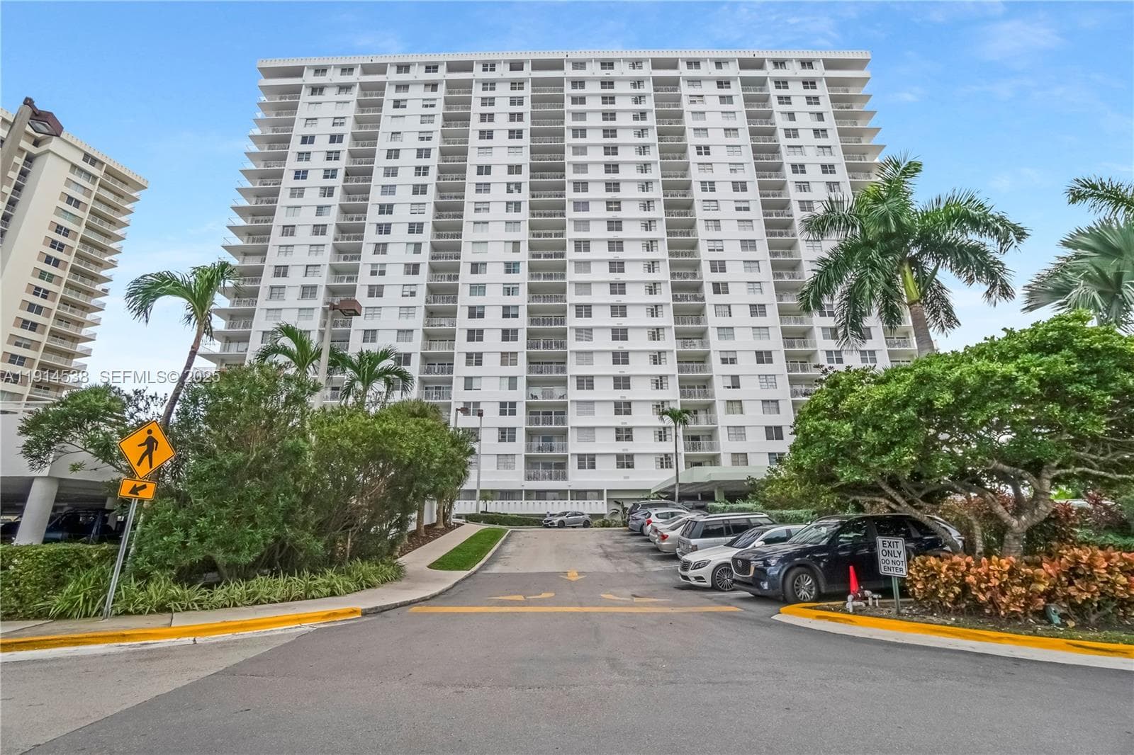 500 Bayview Dr # 125, Sunny Isles Beach FL 33160 photo 4