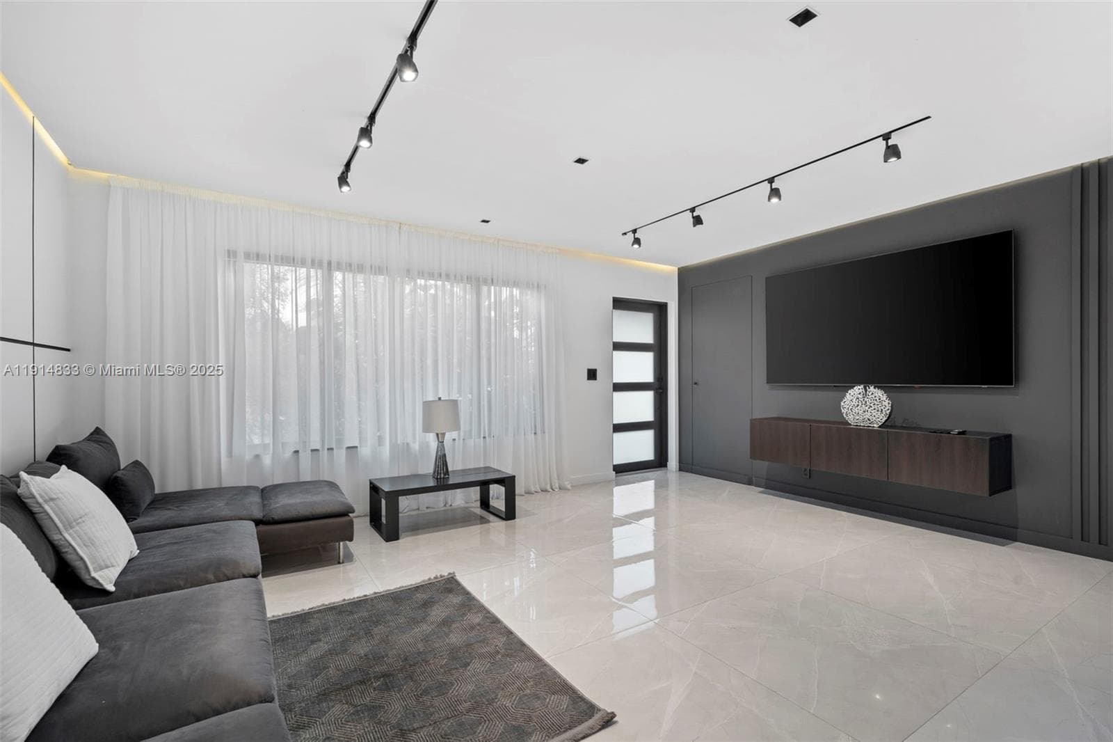 1101 N 14th Ave, Hollywood FL 33020 photo 3